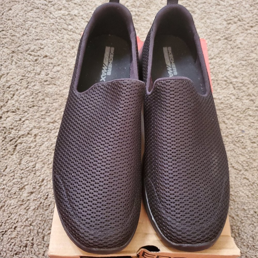 Skechers performance women shoes size 11 new in box $25